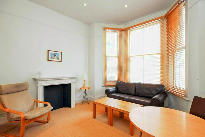 2 Bedroom Flat To Rent In Edith Grove, Chelsea, London, SW10