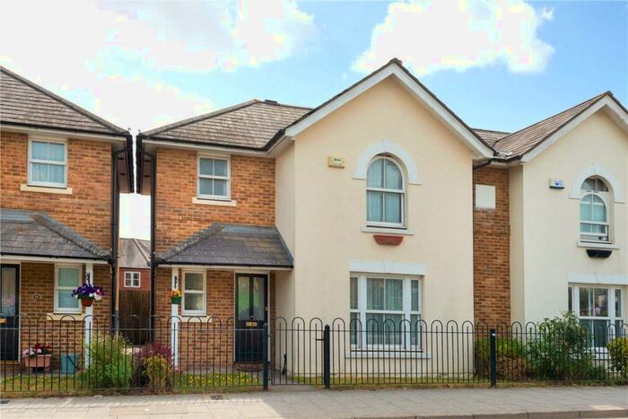 4 Bedroom Semi-Detached House To Rent In Station Road West, Canterbury, CT2