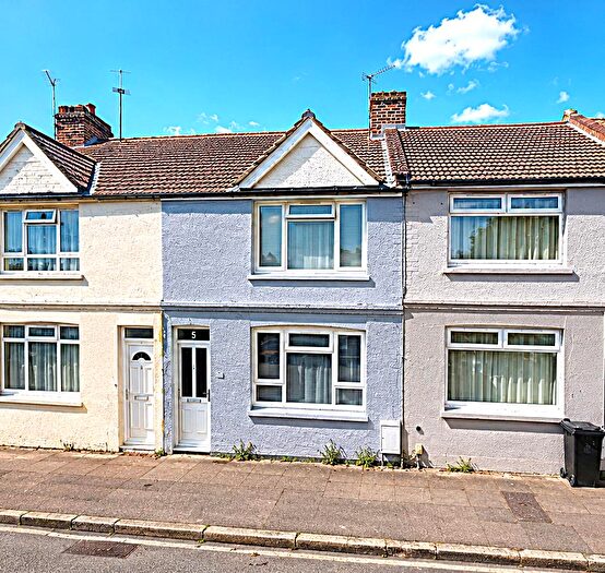 2 Bedroom House To Rent In New Road, Polegate, BN26