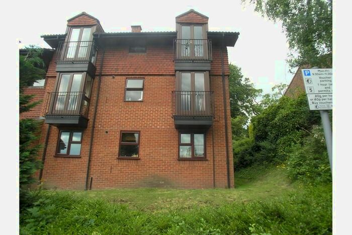 1 Bedroom Flat To Rent In Ellingham, Midhope Road, Woking GU22