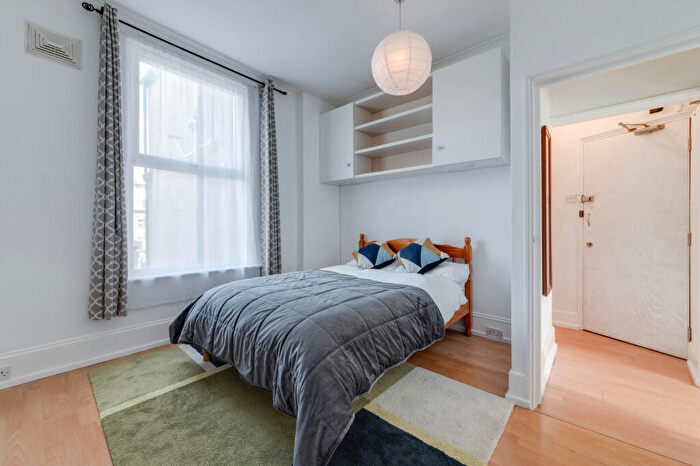 1 Bedroom Apartment For Sale In Shardeloes Road, London, SE14