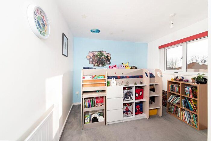 3 Bedroom Terraced House For Sale In Woodfield, Banbury, OX16