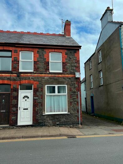 2 Bedroom Terraced House To Rent In , Sand Street, Pwllheli, LL53