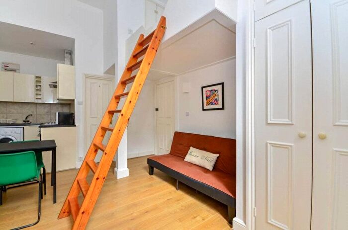 Studio To Rent In Collingham Place, Earls Court, London, SW5