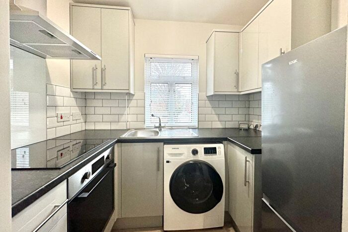 1 Bedroom Flat To Rent In Park Street, Slough, SL1