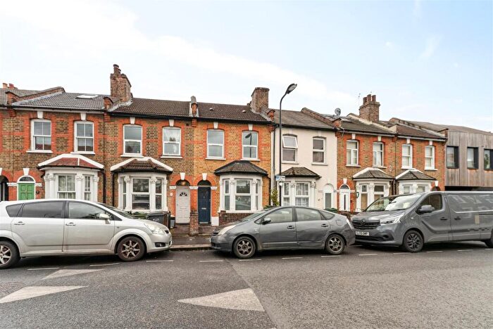 3 Bedroom House For Sale In Coopers Lane, Leyton, E10