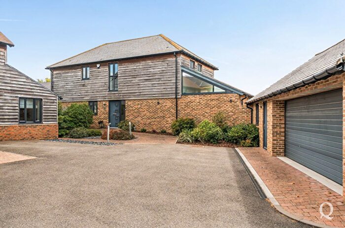 4 Bedroom Detached House For Sale In School Lane, Lower Halstow, Sittingbourne, Kent, ME9
