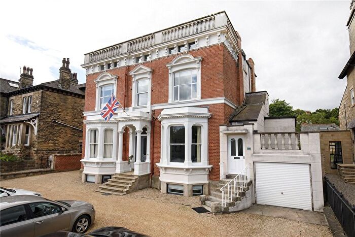 3 Bedroom Flat To Rent In Leeds Road, Harrogate, North Yorkshire, HG2