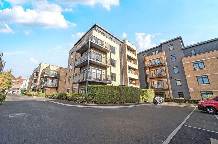 1 Bedroom Flat For Sale In Flat, Fairbanks House, Samuelson Place, Isleworth, TW7