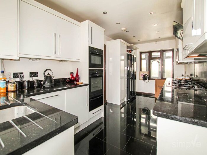 4 Bedroom Property To Rent In Central Avenue, Hayes, Middlesex, UB3