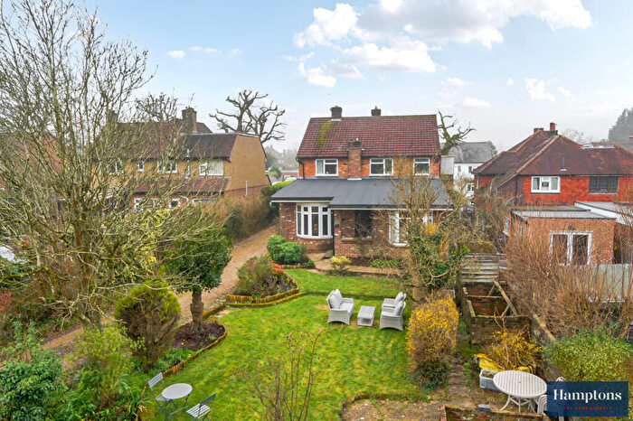 2 Bedroom Maisonette For Sale In New Road, Amersham, HP6