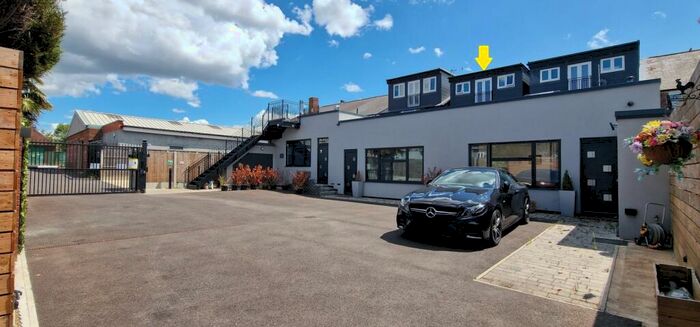 2 Bedroom Flat To Rent In Collier Row Road, Collier Row, Romford, RM5