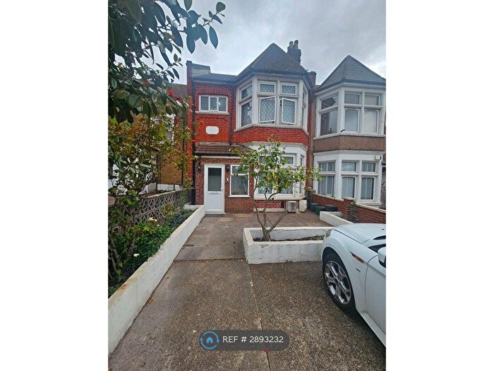 2 Bedroom Flat To Rent In Green Lanes Gf, London, N8