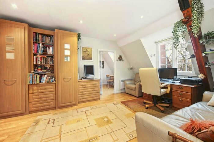 1 Bedroom Flat To Rent In Collingham Gardens, London, SW5