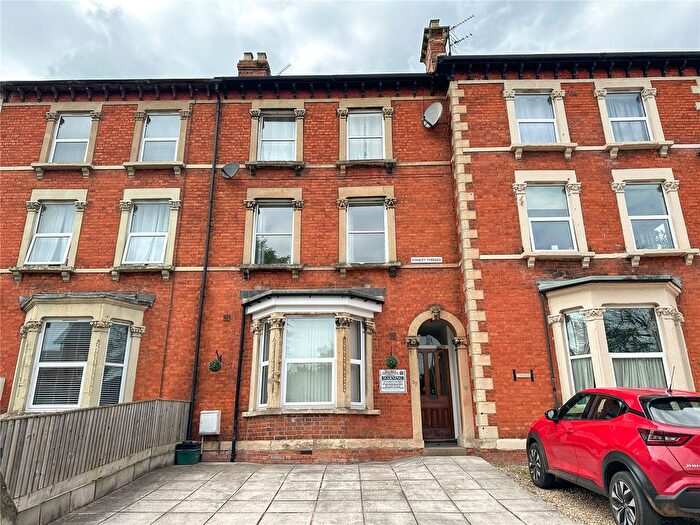 2 Bedroom Flat To Rent In Cheddon Road, Taunton, Somerset, TA2