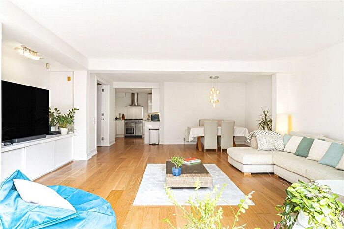 2 Bedroom Apartment For Sale In Martha's Buildings, London, EC1V
