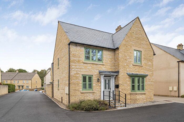 4 Bedroom Detached House For Sale In Clappen Close, Cirencester, Gloucestershire, GL7