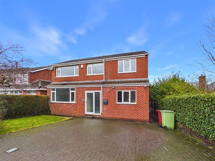 4 Bedroom Detached House For Sale In Salisbury Road, Dronfield, S18