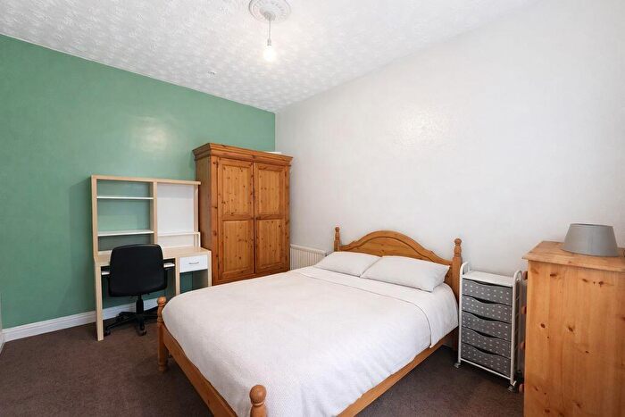 6 Bedroom Terraced House To Rent In Castle Boulevard, Nottingham, NG7