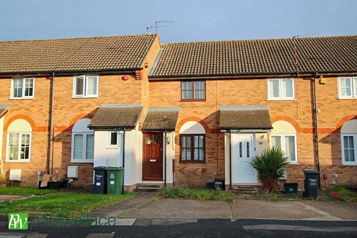 2 Bedroom Terraced House For Sale In Hollybush Way, West Cheshunt, EN7