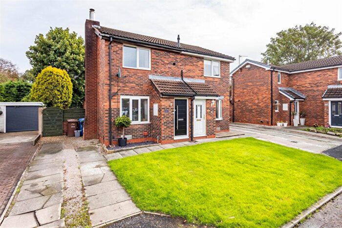 2 Bedroom Semi-Detached House For Sale In Kiln Croft, Clayton-Le-Woods, Chorley, PR6