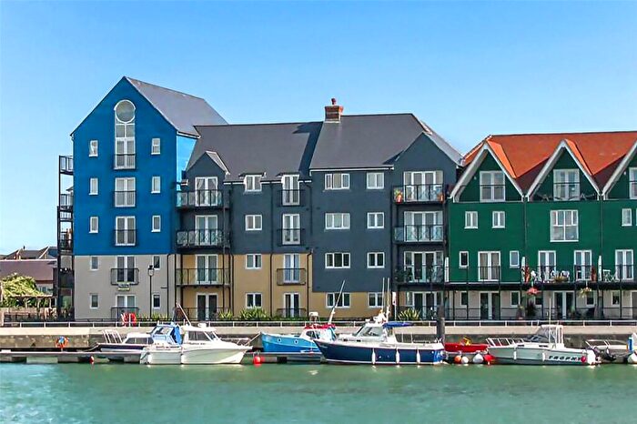 2 Bedroom Apartment For Sale In Pier Road, Littlehampton, West Sussex, BN17