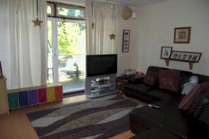 3 Bedroom Property To Rent In Denmark Road, Kingston Upon Thames, KT1
