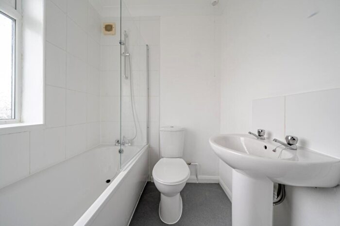 1 Bedroom Flat To Rent In Wellan Close, Blackfen, Sidcup, Kent, DA15