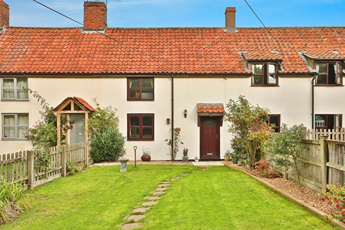 3 Bedroom Cottage For Sale In Church Cottages, Thuxton, Norwich, NR9