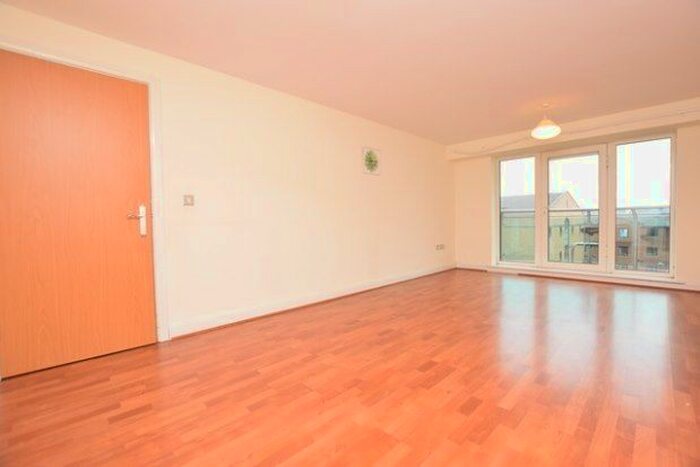 3 Bedroom Flat To Rent In Royal Plaza, Sheffield, S1