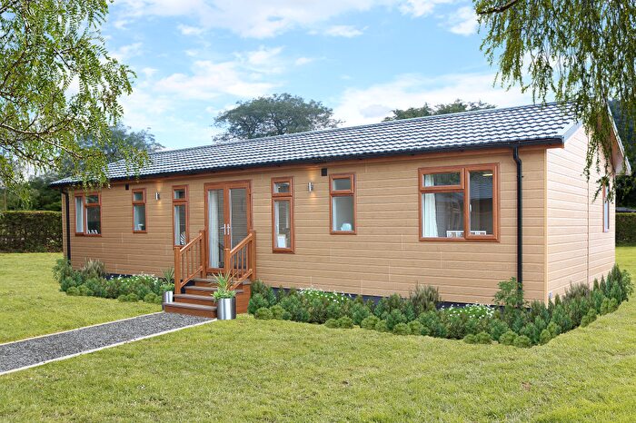 2 Bedroom Lodge For Sale In Brackenborough, Louth, LN11