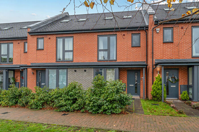 3 Bedroom Terraced House For Sale In Addison Road, Reading, Berkshire, RG1