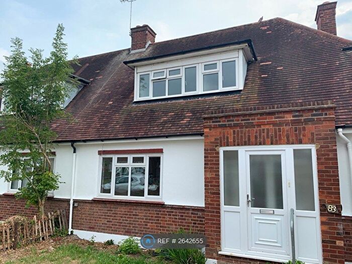 4 Bedroom Semi-Detached House To Rent In Manor Road, Barnet, EN5