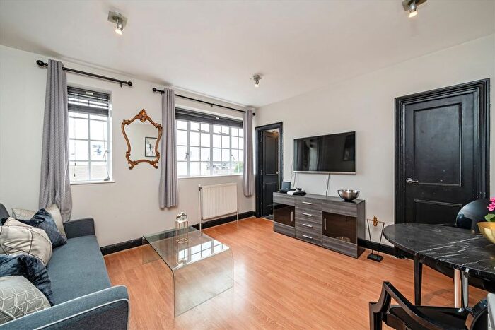 1 Bedroom Flat To Rent In Chelsea Cloisters, Chelsea, SW3