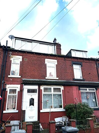 3 Bedroom Terraced House For Sale In Strathmore Street, Leeds, LS9