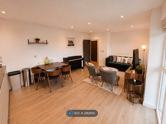 3 Bedroom Flat To Rent In Purbeck Gardens, London, SE26