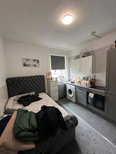 1 Bedroom Studio To Rent In Maxwellton Street, Paisley, PA1