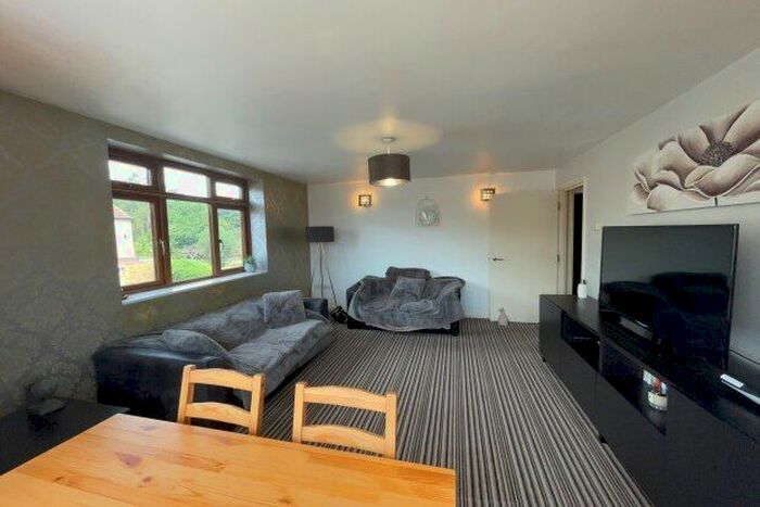 2 Bedroom Flat To Rent In Mawney Road, Romford, RM7