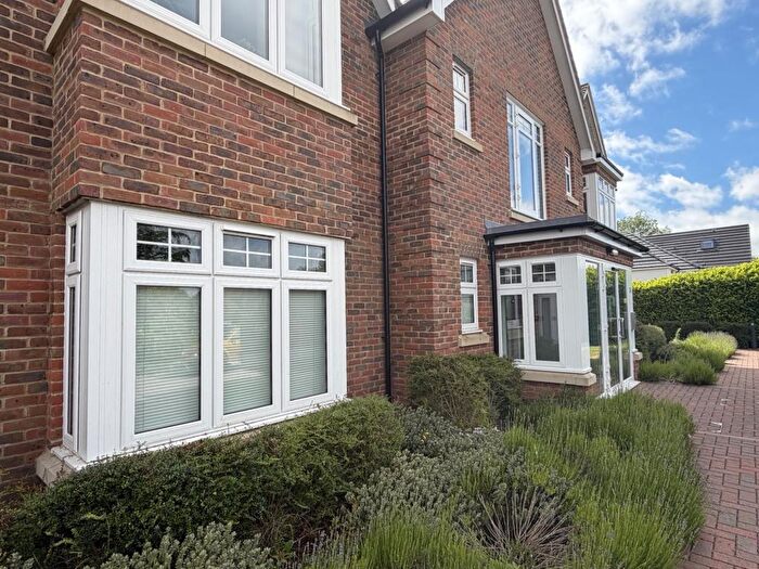 2 Bedroom Apartment To Rent In Arnolds Way, Botley, OX2