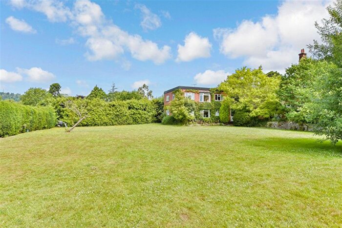 3 Bedroom Flat For Sale In Wrayfield Avenue, Reigate, Surrey, RH2