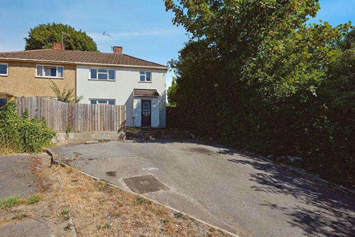 3 Bedroom Semi Detached House For Sale In Westwood Road, Salisbury, SP2