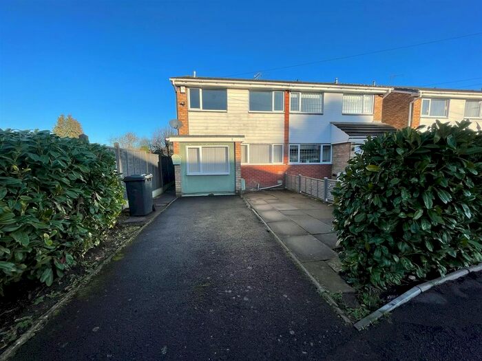 3 Bedroom Semi-Detached House To Rent In Rosalind Grove, Wolverhampton, WV11