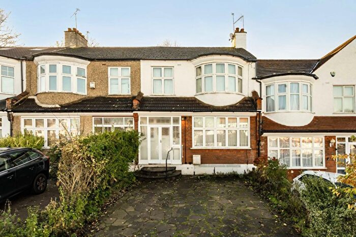 3 Bedroom Property To Rent In Hillcourt Avenue, North Finchley, N12