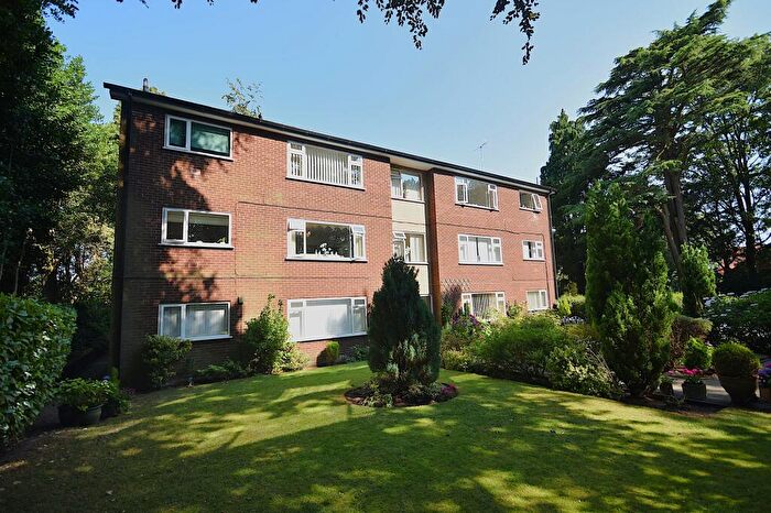 2 Bedroom Flat For Sale In Bollinbrook Road, Macclesfield, SK10