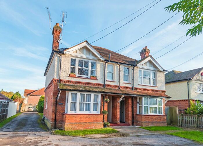 1 Bedroom Flat To Rent In Beaconsfield Road, Farnham Common, SL2