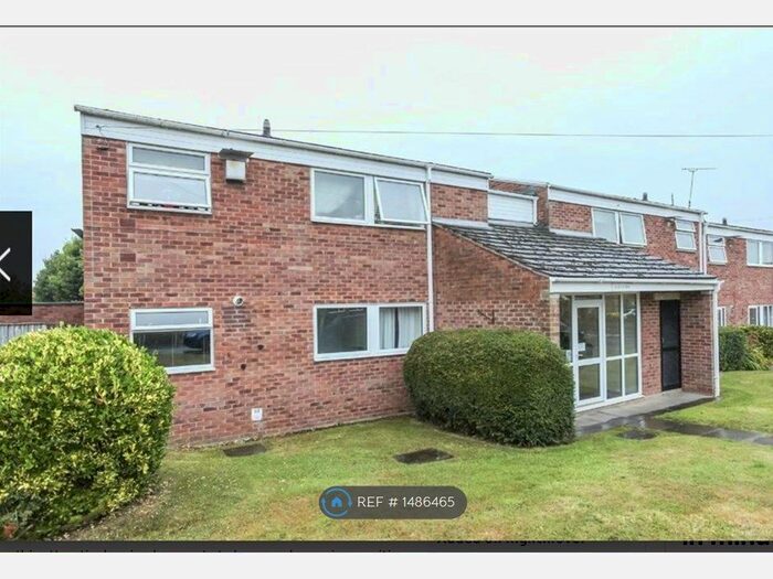 2 Bedroom Flat To Rent In Eliot Road, Worcester, WR3