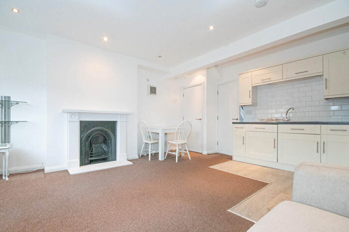 2 Bedroom Apartment To Rent In High Street, Pinner, HA5