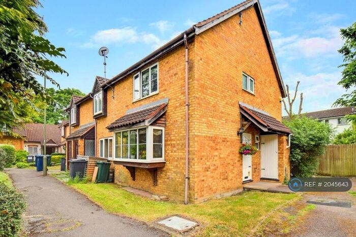 3 Bedroom End Of Terrace House To Rent In Morell Close, Barnet, EN5