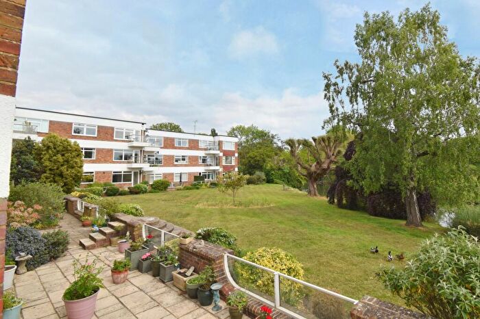 2 Bedroom Apartment For Sale In Esher Road, Hersham, KT12