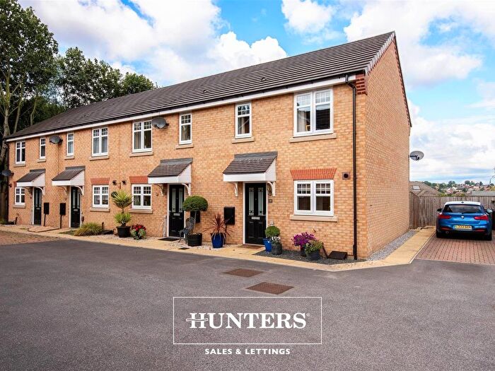 2 Bedroom Semi-Detached House To Rent In Hawthorne Grange, Pontefract, WF8